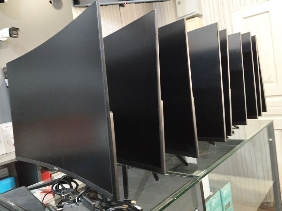 Aisha monitor 27 lik 165hz sotiladi yaxshi holatda