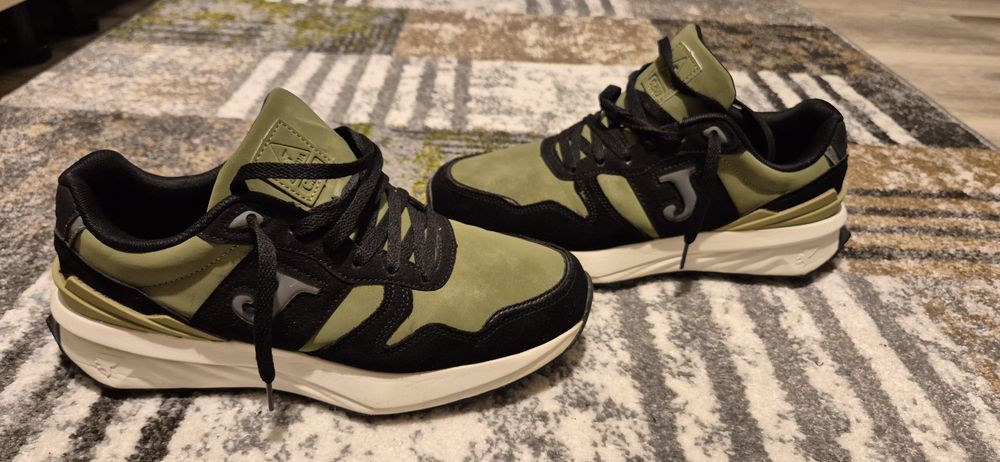 Adidasi Joma impecabili