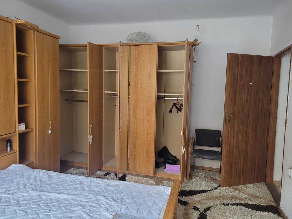 Dulap de haine cu 3 usi