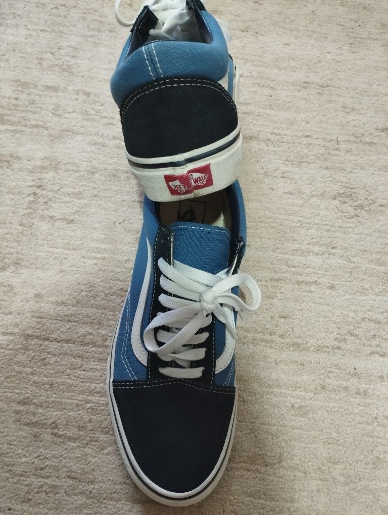 Teniși      VANS