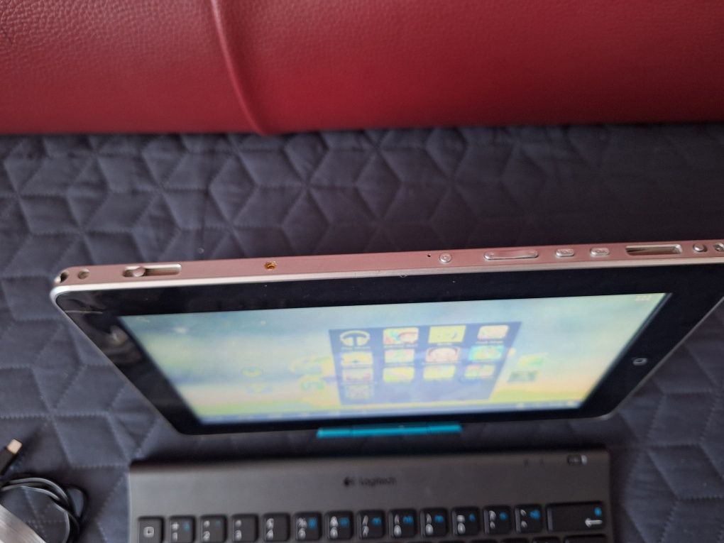 Tableta 10 inch+tastatura +căști