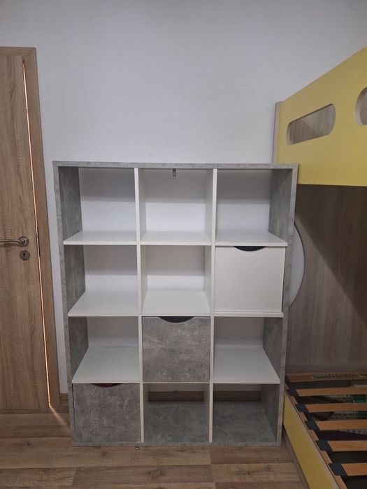 Етажерка на кубчета