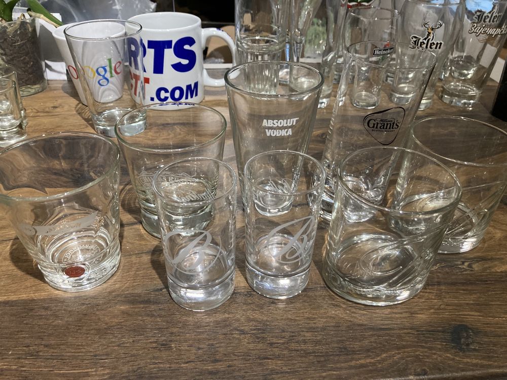 Колекция стъклени чаши за уиски, бира, водка, вино, мартини, шотове