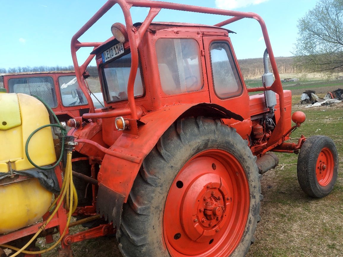 Vând Tractor MTZ