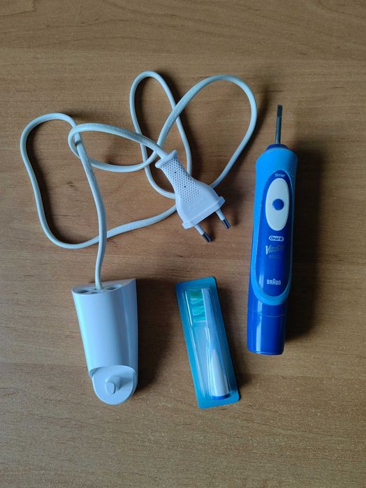 Зубная щётка Oral-B Vitality sonic