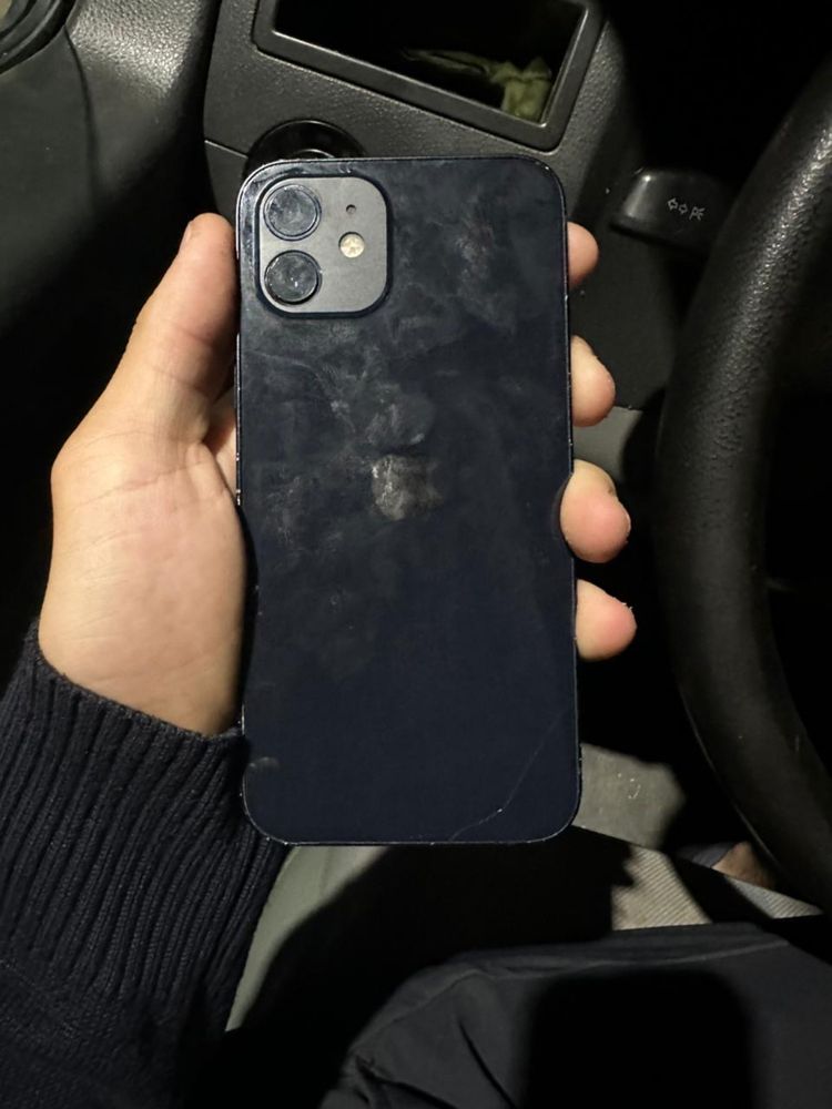 iPhone 12 прадается