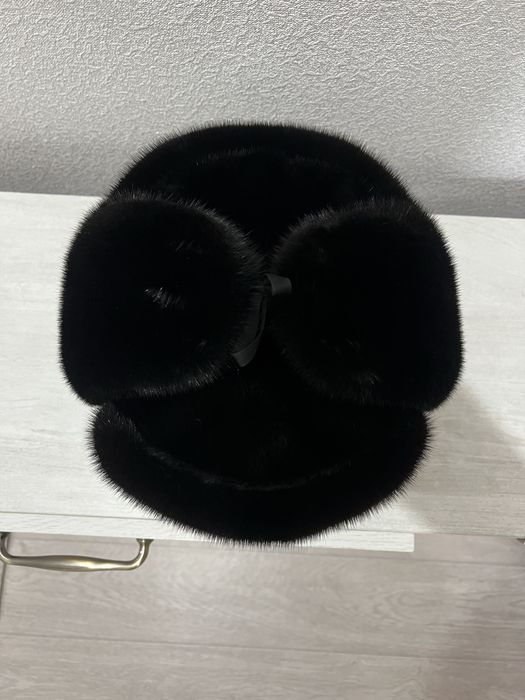 Продаю зимнюю куртку и норковую шапку в месте