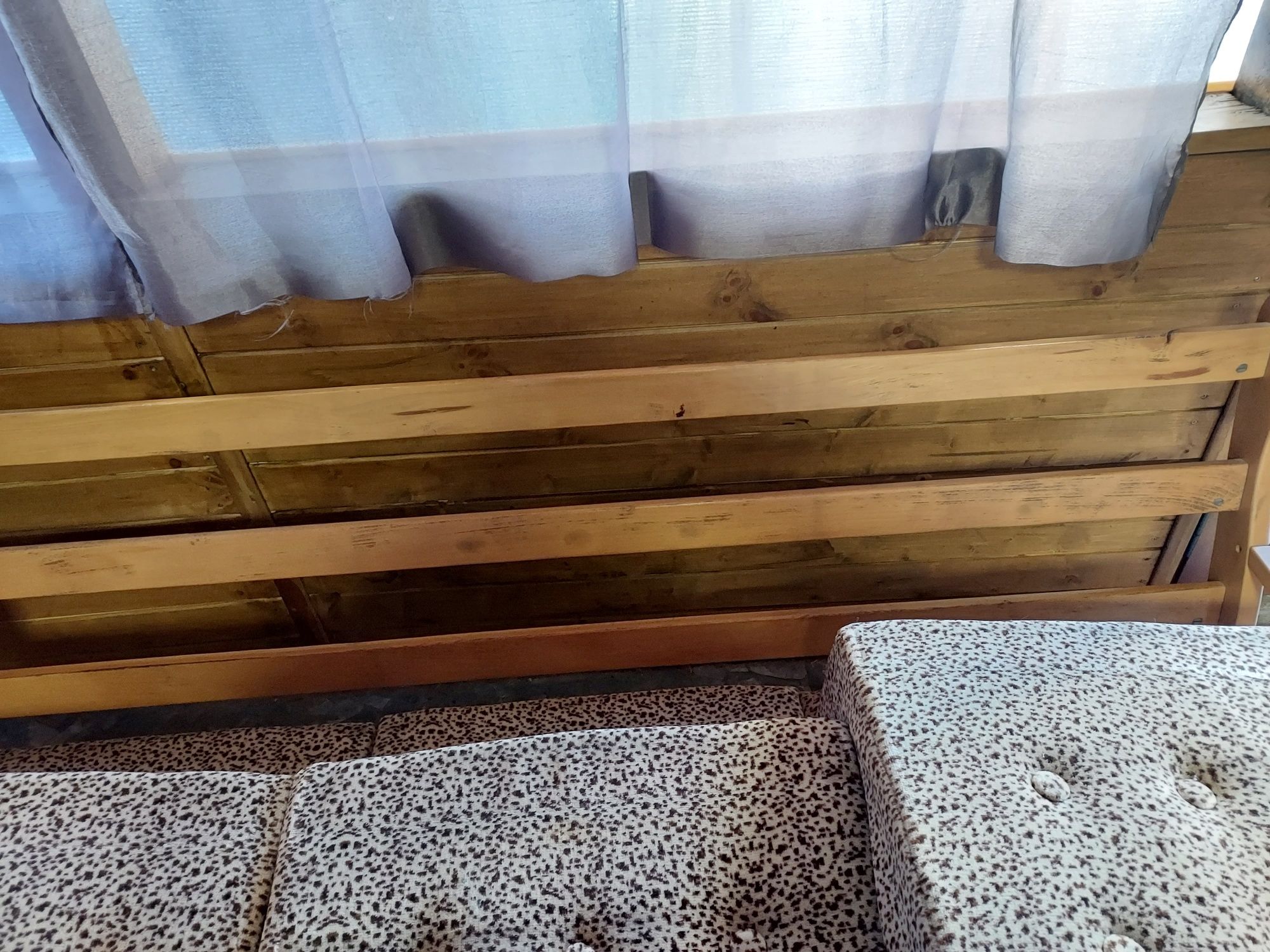 Комплект мебели дърво масив и дамаска