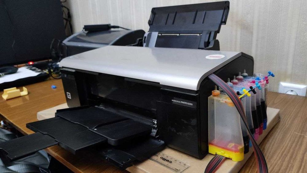 Цветной принтер Epson Stylus Photo R290 (6 цветов)