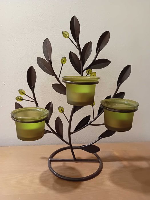 декоративен метален свещник