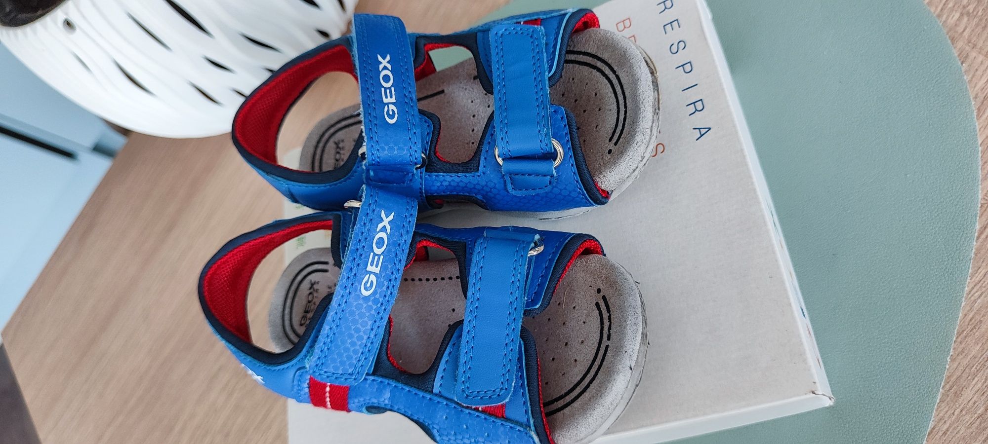 Детски сандалки Geox
