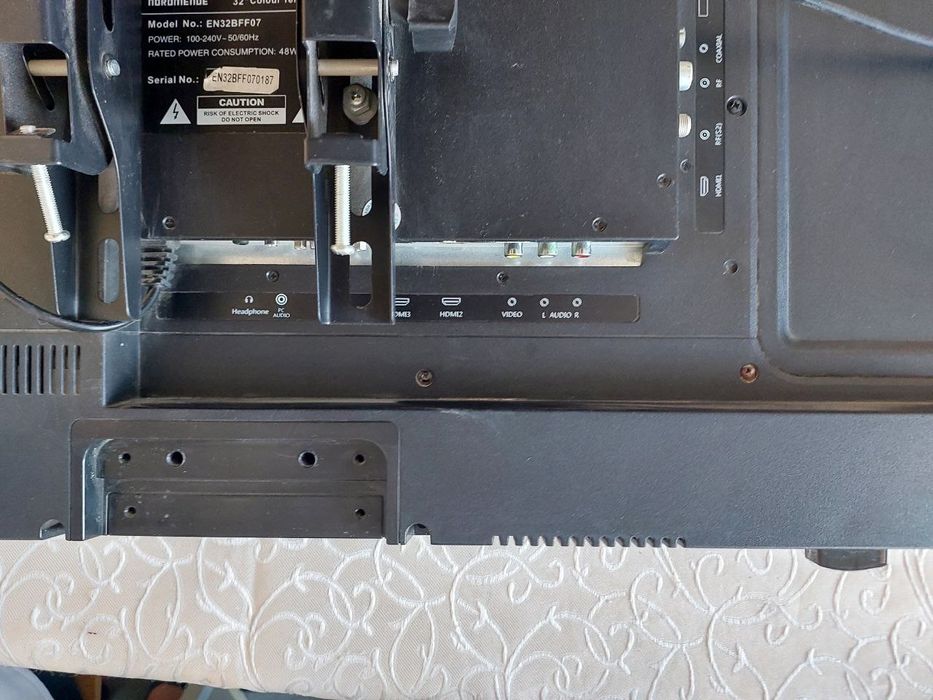 TELEVIZOR sotiladi narxi 1mln kami bor