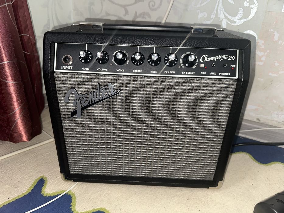 Продам гитарный комбоусилитель от Fender. Champion 20