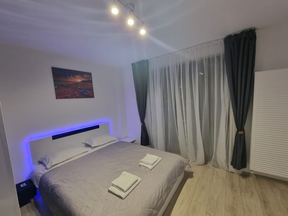 Inchiriez apartament in regim hotelier bloc nou