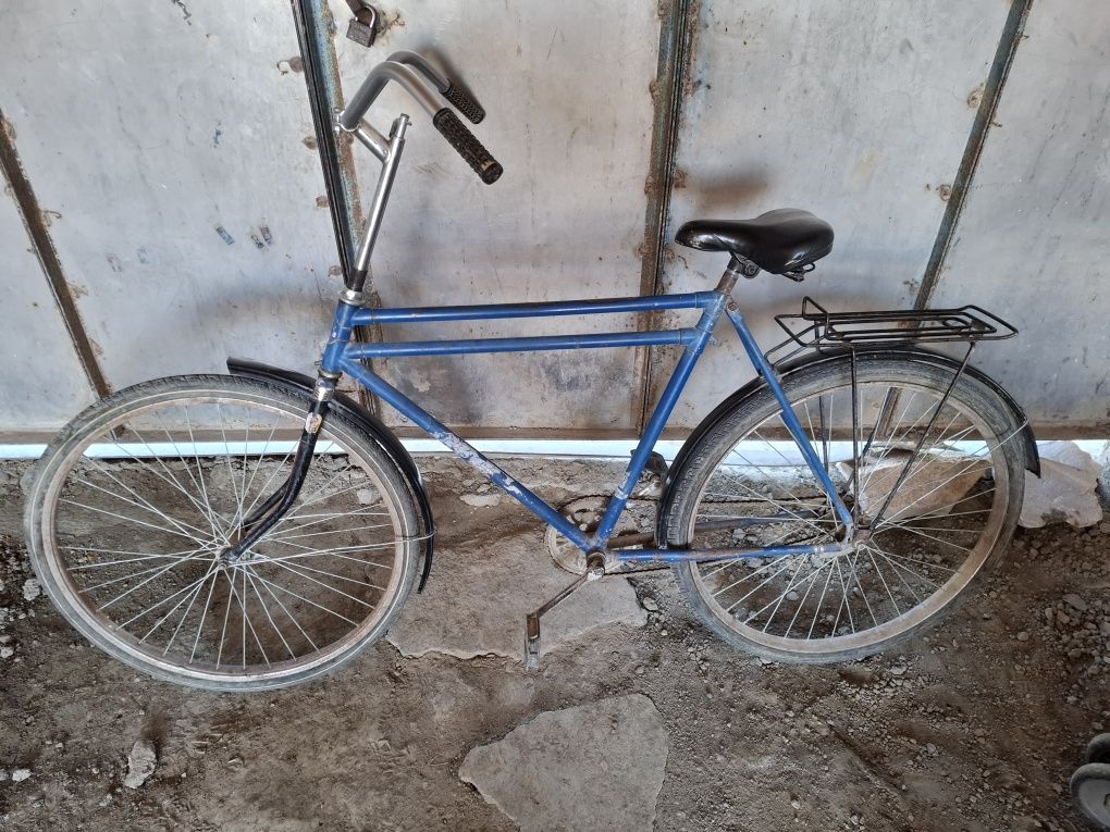 Ural velosiped sotiladi