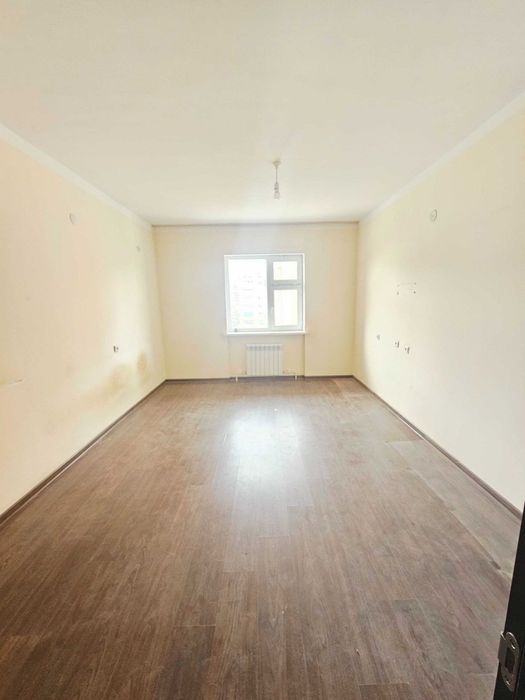 Sergeli 8-xududda 3 xonali uy sotiladi.