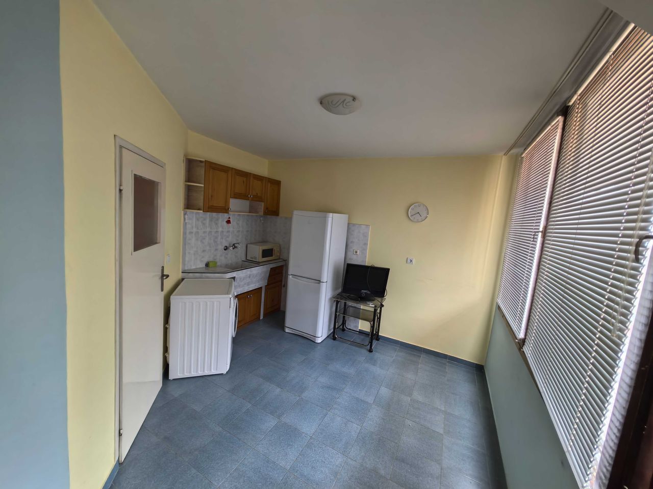 Продава се Едностаен апартамент в Ямбол, Център - 55 кв.м за 910 €/кв.м - Снимка #15