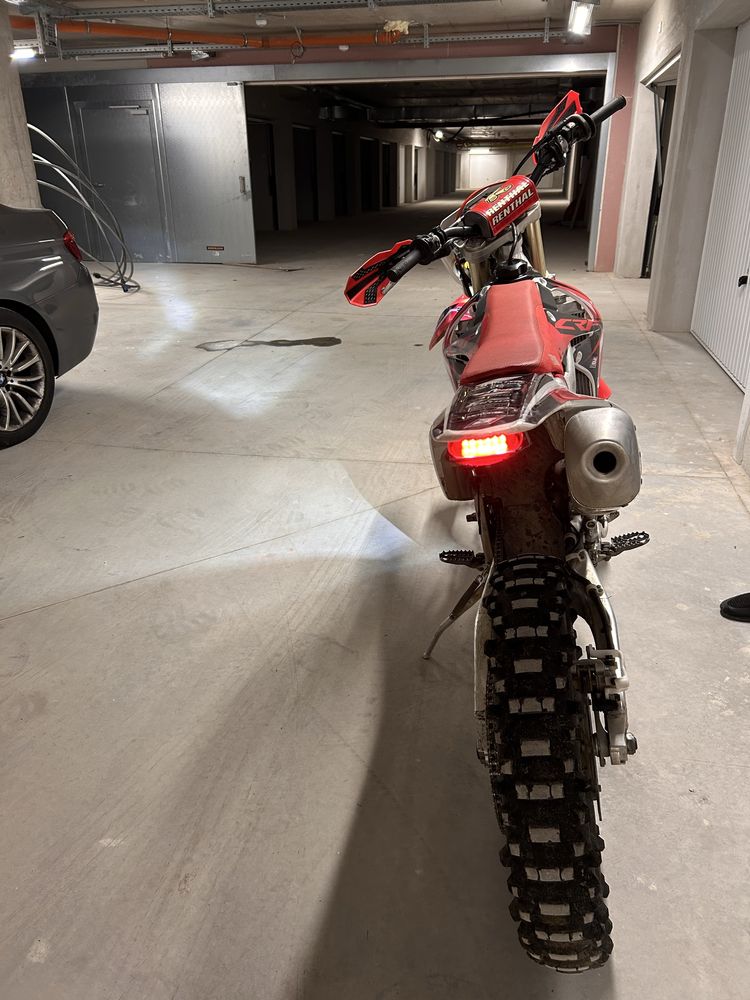 HONDA CRF R 2013 година