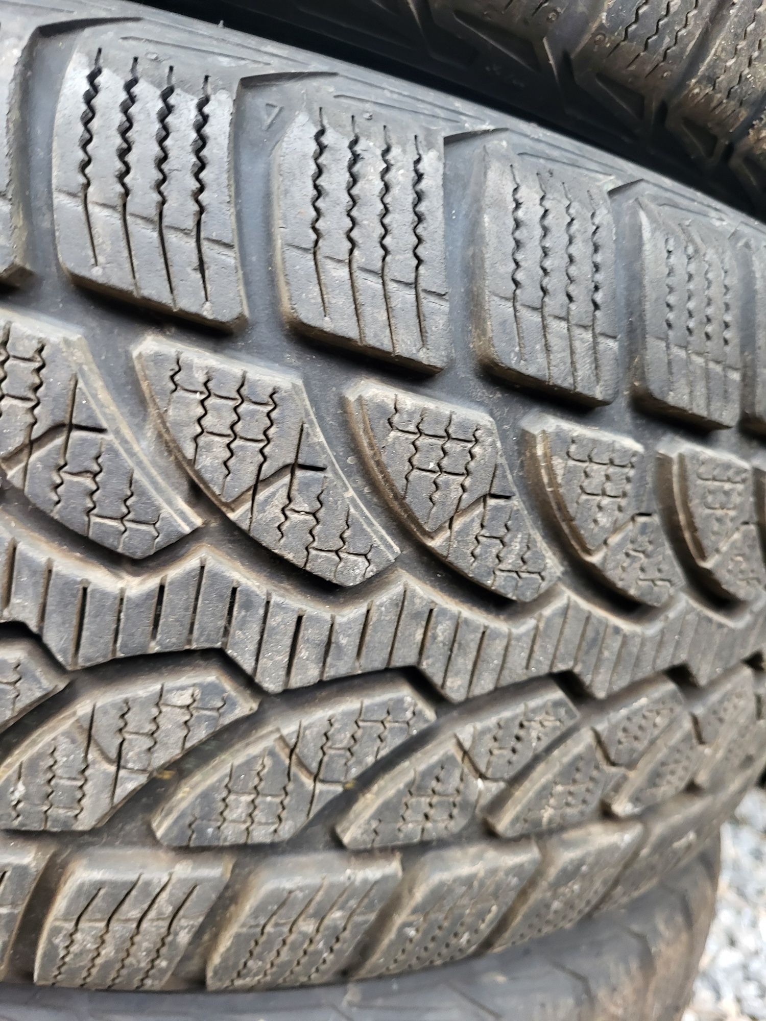 4 бр 225/50/17 Bridgestone зимни гуми