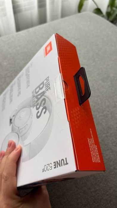Безжични слушалки с микрофон JBL - Tune 520BT, бели - Нови