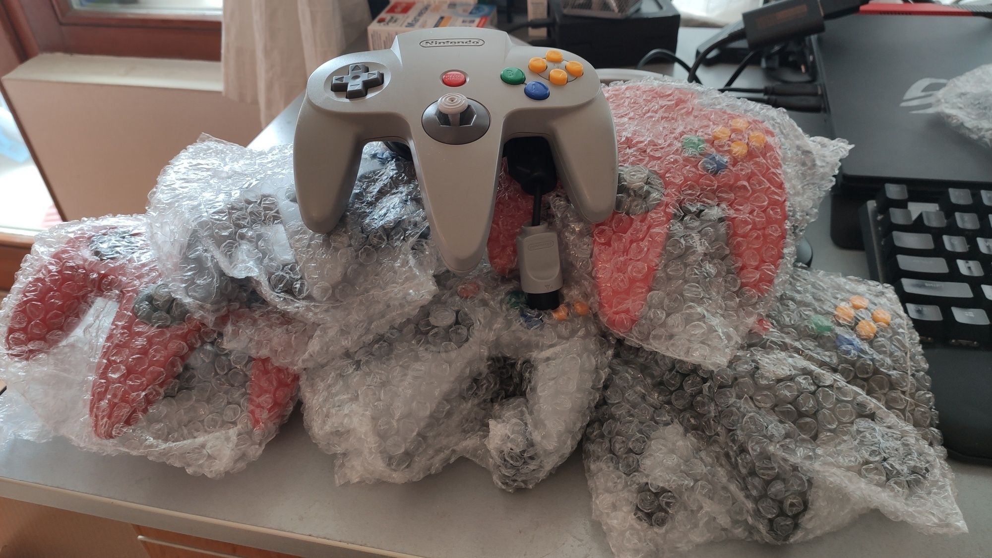 Nintendo 64 + 8 игри + всичко необходимо за игра