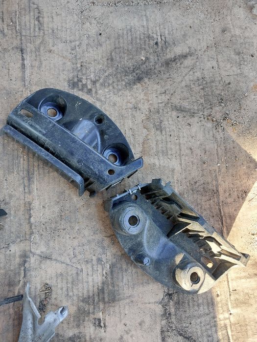 Държач задна броня Е90 е92 318i 320i bmw бмв 129кс 150кс n46