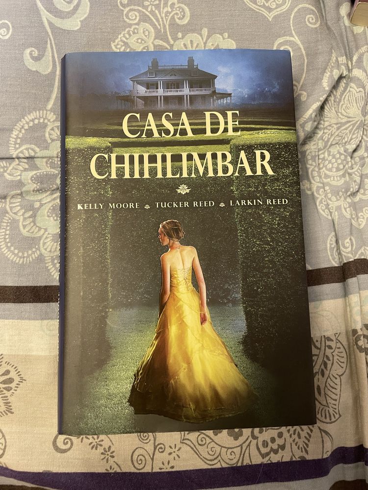 Kelly Moore - Casa de chihlimbar NOU