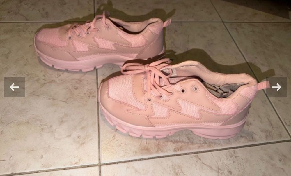 Дамски спортни обувки