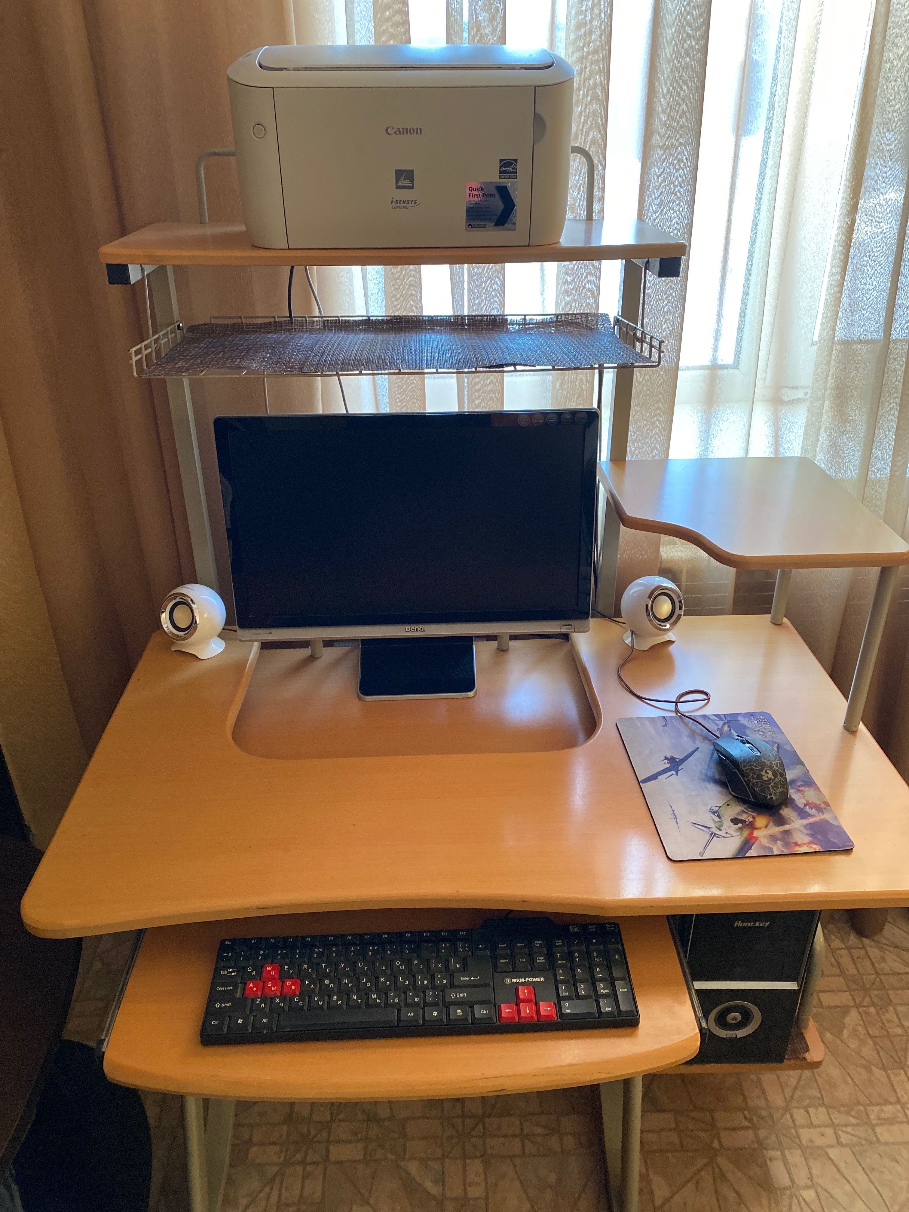 Компьютер в комплекте с принтером и столом