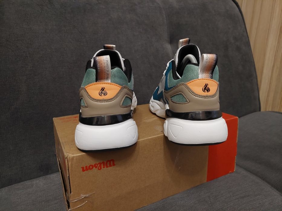 Adidasi sport barbati marca Champion