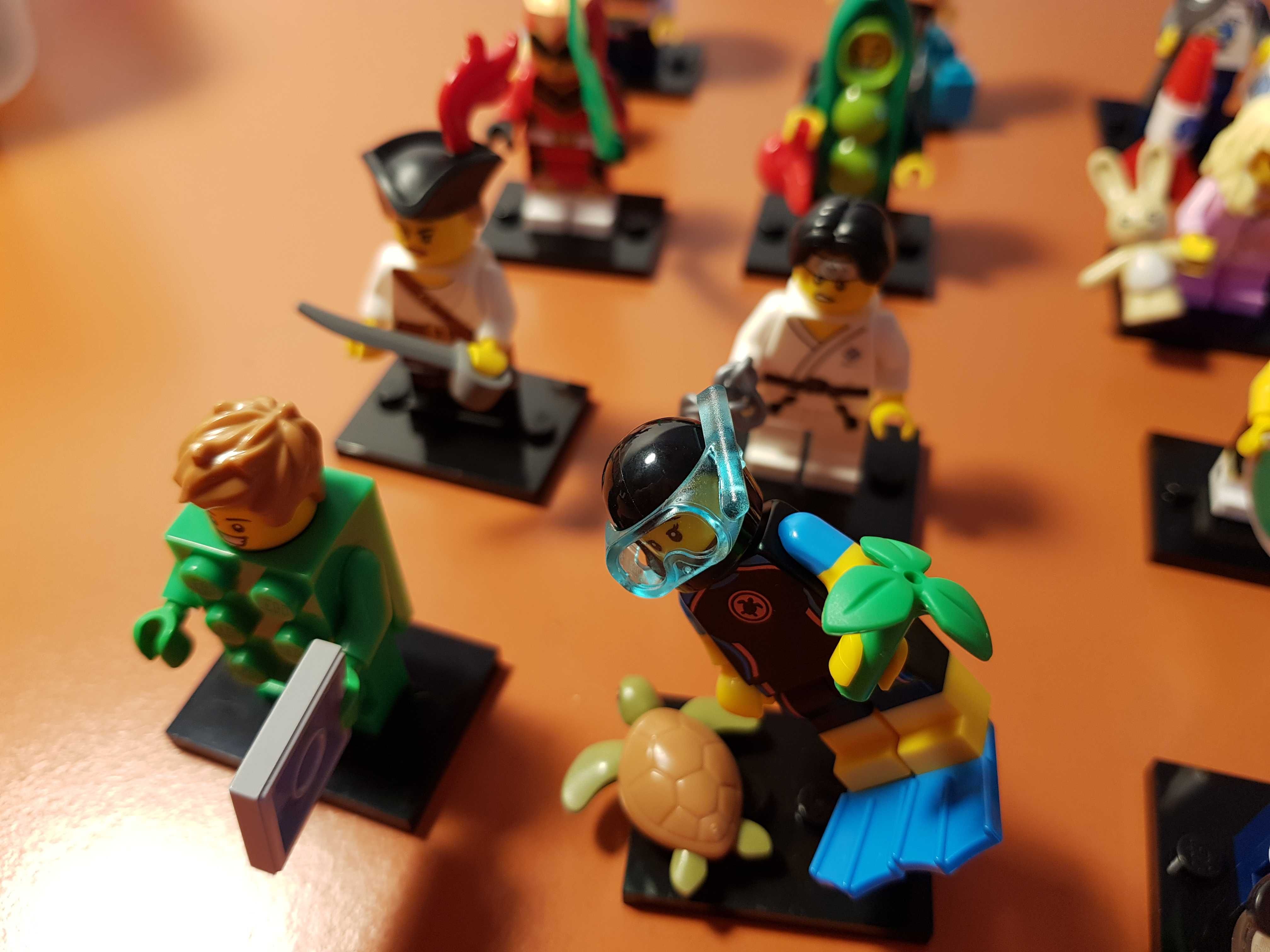 LEGO Minifigures - Seria 20, 21, 22 si Looney Toons