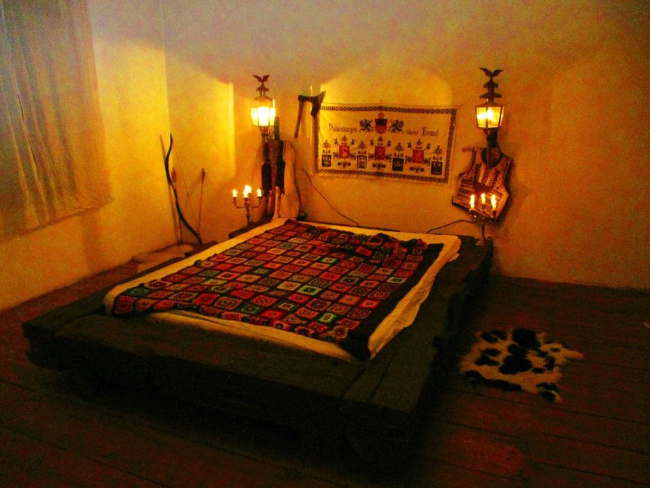 Pat masiv din grinzi de stejar – rustic, autentic, solid