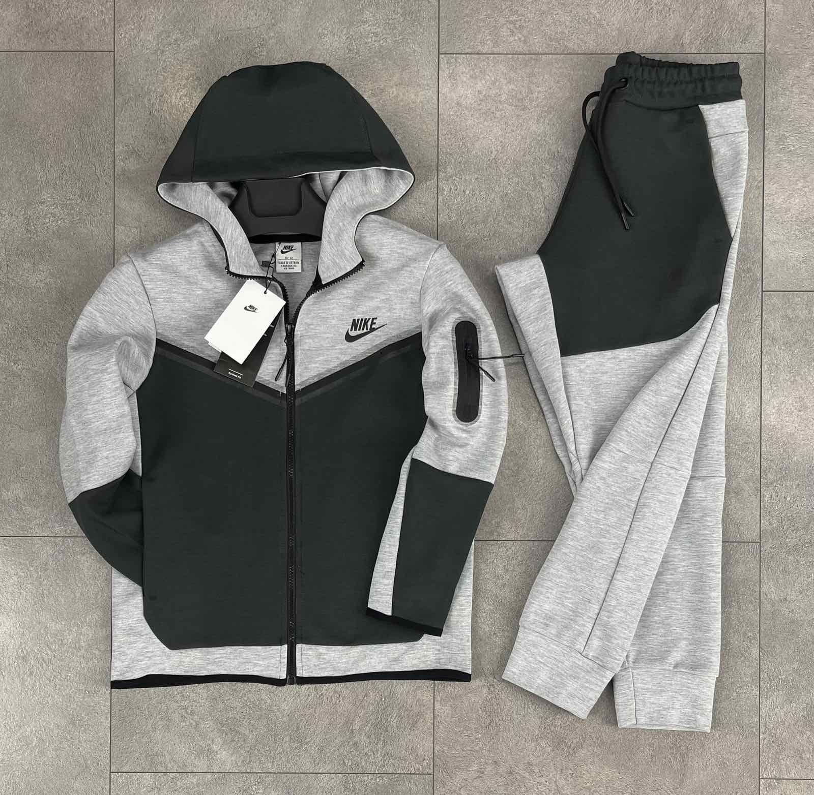 Детски екипи Nike Tech Fleece 15 цвята (от 134 до 170см)