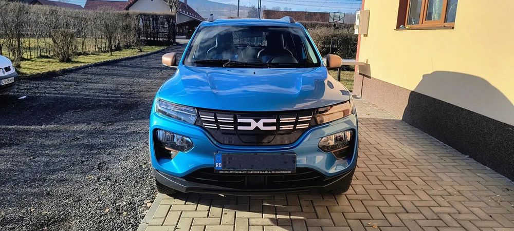 Dacia Spring Primul proprietar, 2 seturi anvelope, cotieră, spatiu depozitare