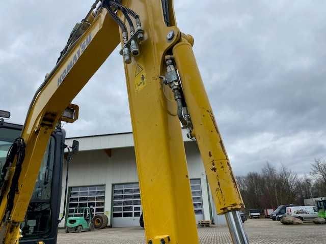 vand excavator pe senile