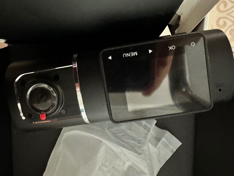 Видеорегистратор с 2 камери