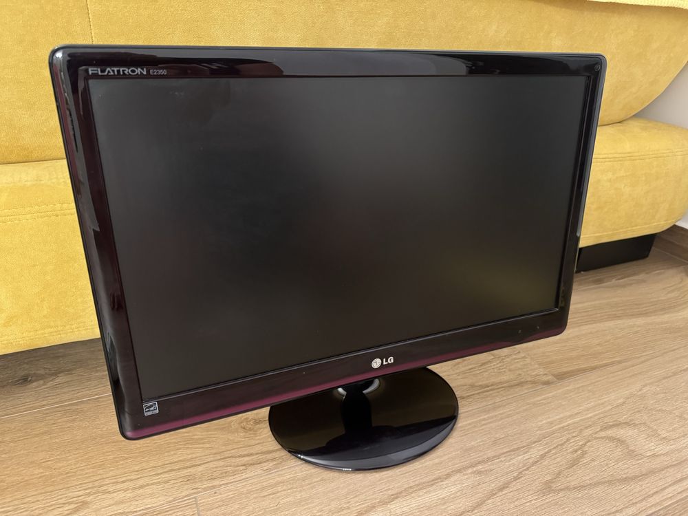 Монтиро LG Flatron E2350T- PN 23"