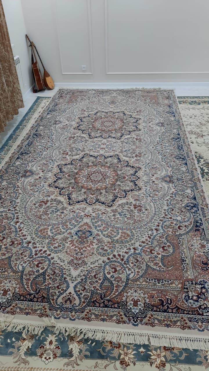 Продам иранский ковёр 2.5х5метр