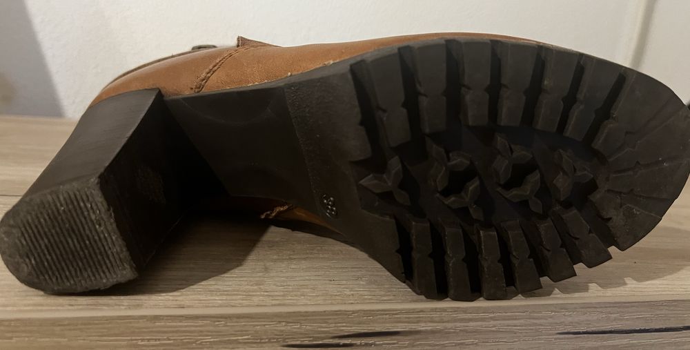 Cizme maro din piele