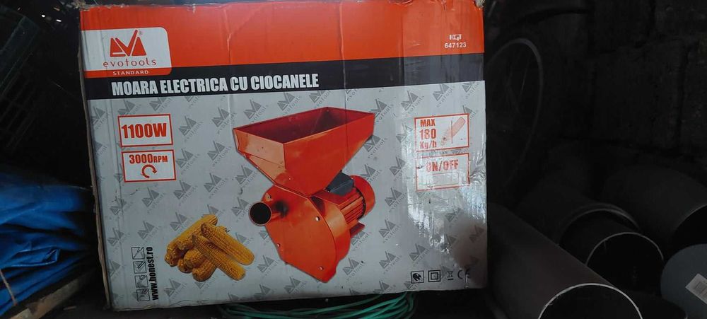 Moara Electrica cu Ciocanele EPTO Evotools 647123 1100W 180 kg/h