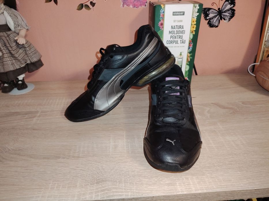 Adidas piele in stare foarte buna ,confortabili și comozi..