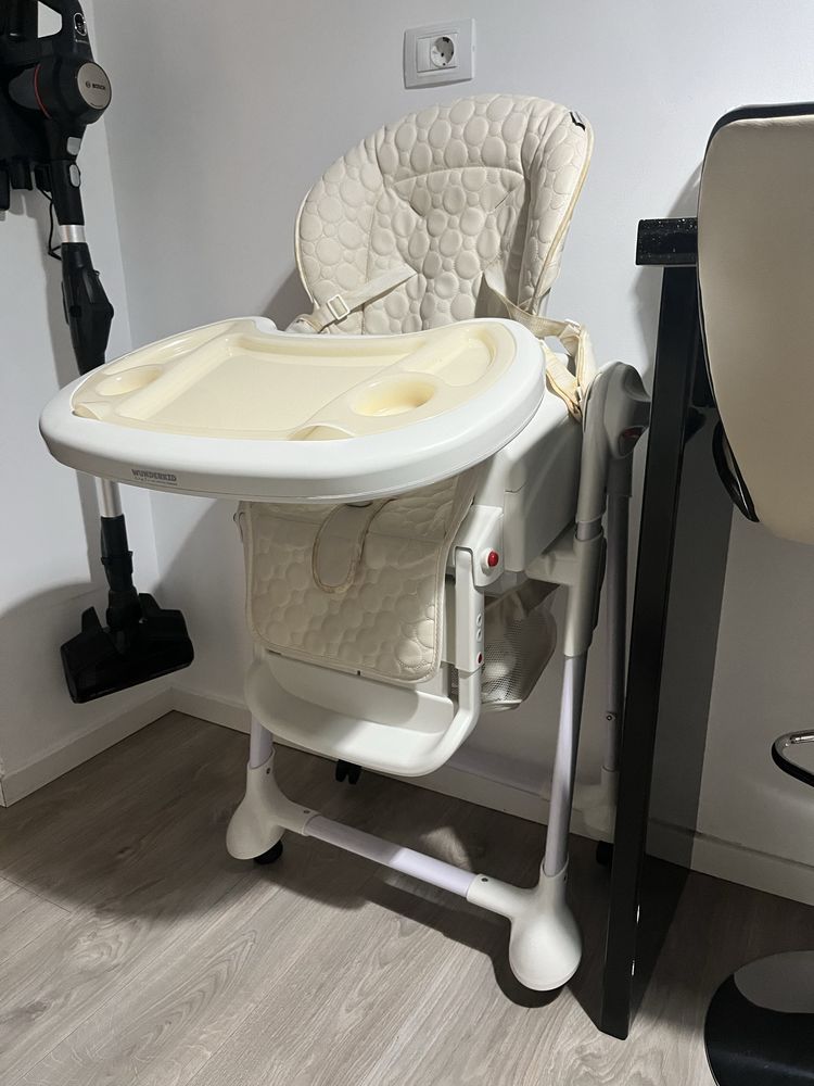 Scaun de masa bebelusi Wunderkid Swing ca nou.
