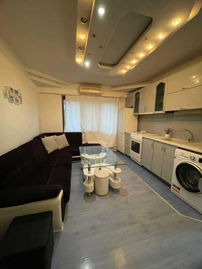 Продава се Тристаен апартамент в Търговище, Боровец - 75 кв.м за 1088 €/кв.м - Снимка #1
