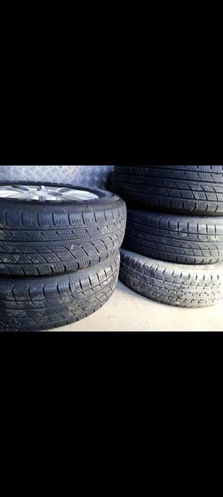 Vând 235/65/17 MS..