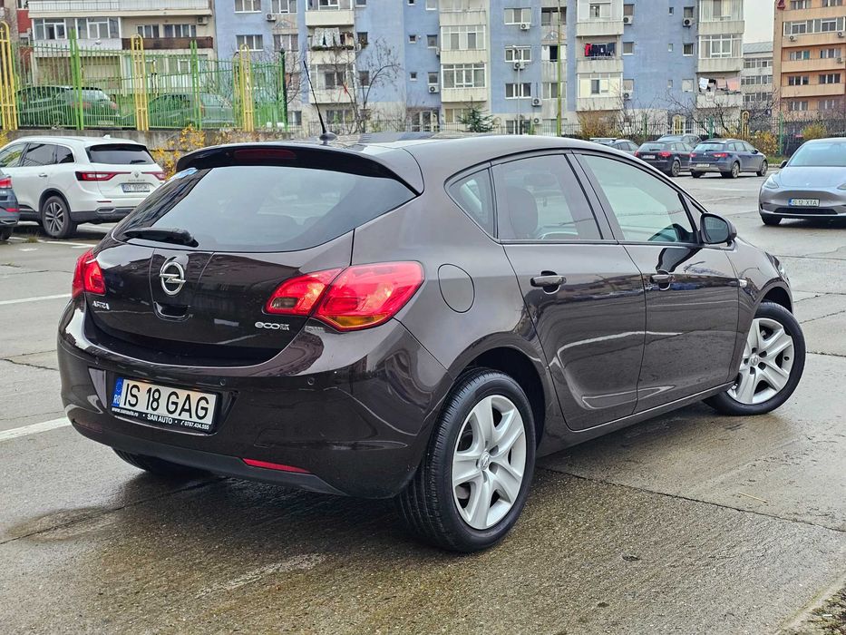 Opel Astra J 2011 1.7 CDTI 130 CP euro5 RAR efectuat / RATE fara avans