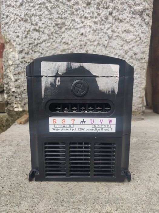 Инвертор 220v,7.5kw