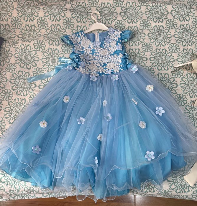 Продается платье на девочку