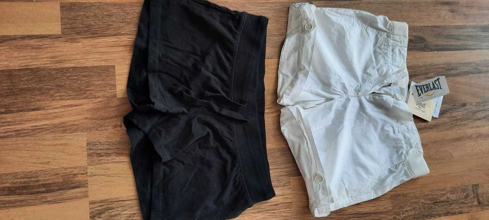 Vand pantaloni scurti dama