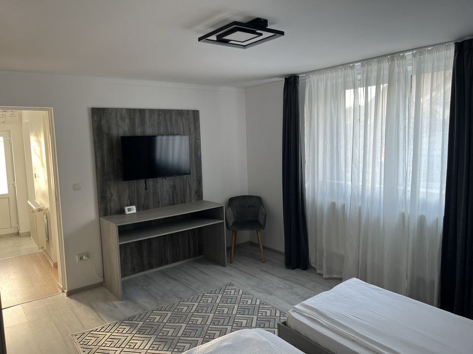 CASA cu 2 camere curte terasa jacuzii 4 persoane .REGIM HOTELIER !