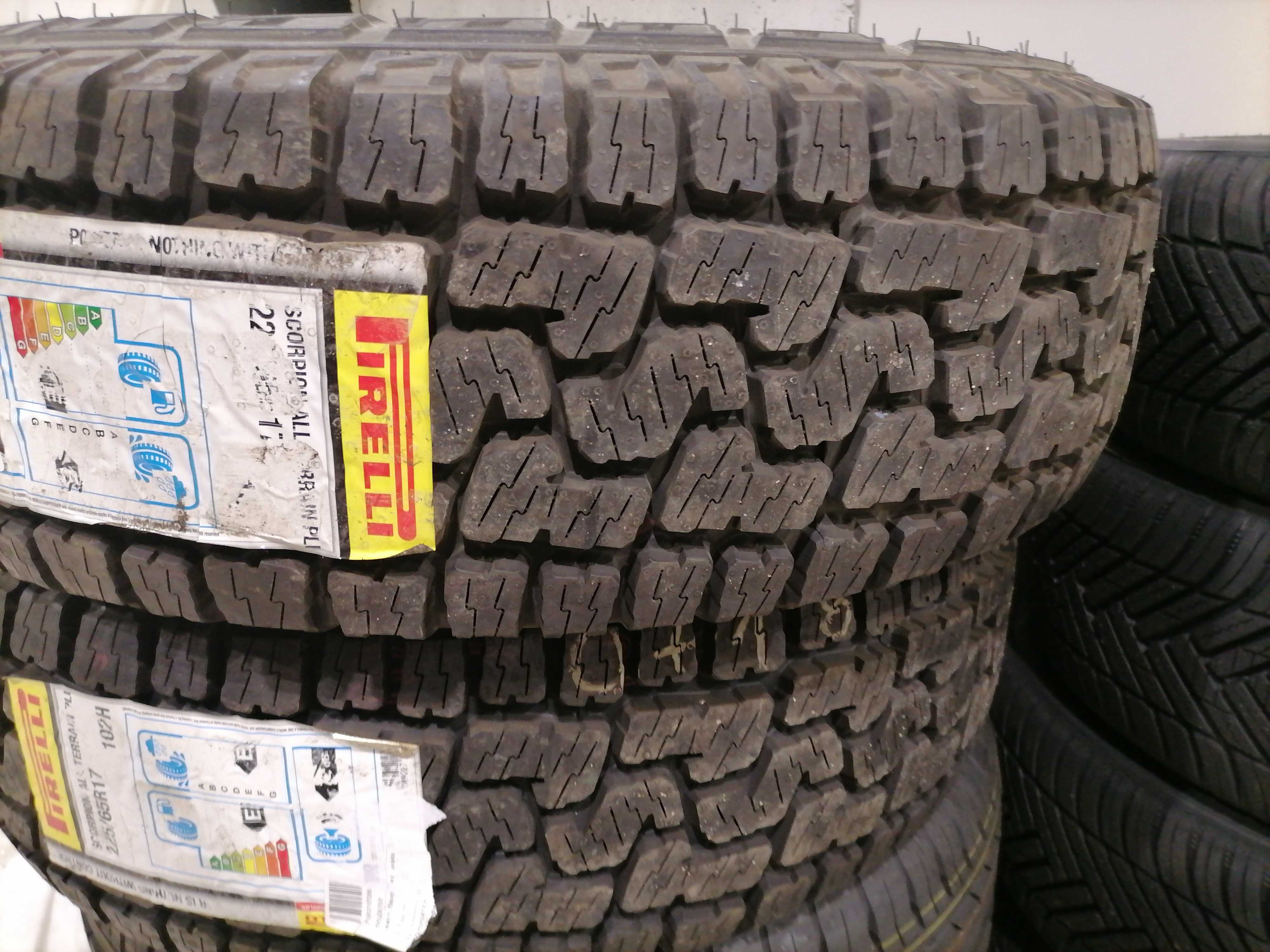 Pirelli 225 65br 17  130 лв